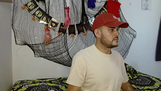 Snapshot of fetish_padrino chatting on October 13, 2025, 2:06 pm fetish padrino online show from October 13, 2025, 2:06 pm