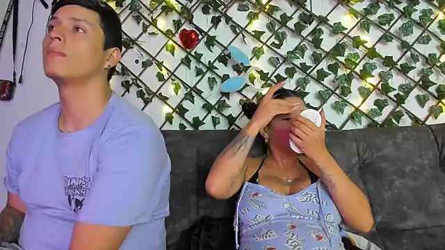 Snapshot of ethanandbrianna chatting on January 5, 2025, 12:52 am ethanandbrianna online show from January 5, 2025, 12:52 am