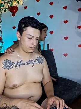 Snapshot of ethanandbrianna chatting on February 19, 2025, 3:06 am ethanandbrianna online show from February 19, 2025, 3:06 am