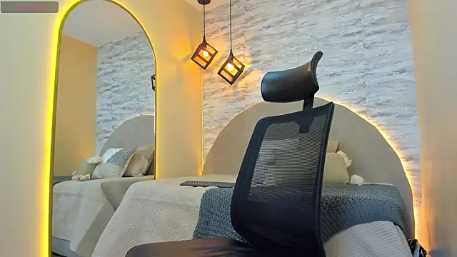 Aron Bolt online show from November 8, 2025, 1:06 am