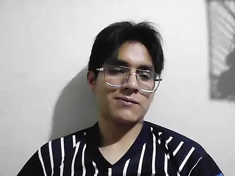 Snapshot of HardDick2 chatting on March 4, 2026, 5:24 am HardDick2 online show from March 4, 2026, 5:24 am