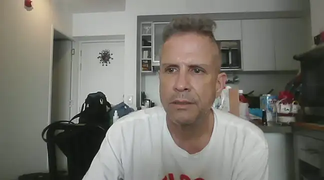 Diegoperrote682661 online show from February 7, 2025, 8:42 pm