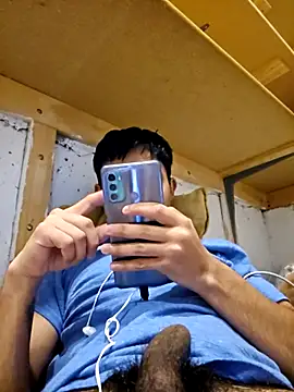 Axeltu77 online show from April 3, 2026, 10:41 pm