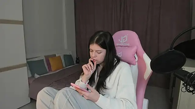 Este Glen online show from December 31, 2024, 12:54 am