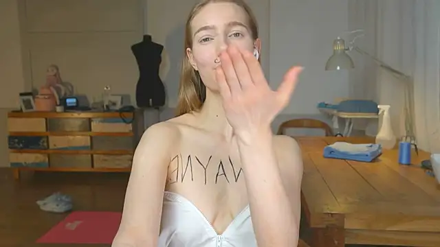 solar bella online show from January 25, 2025, 12:16 pm