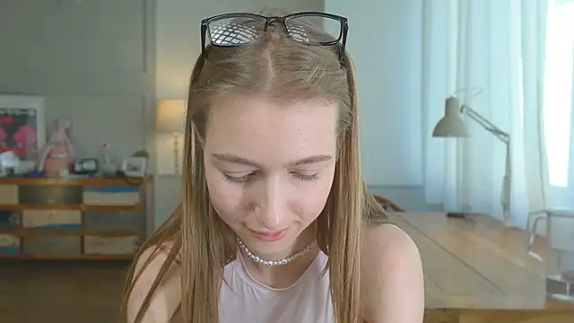 solar bella online show from February 8, 2025, 2:05 pm