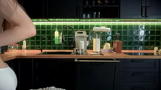 solar bella online show from February 21, 2026, 4:35 am