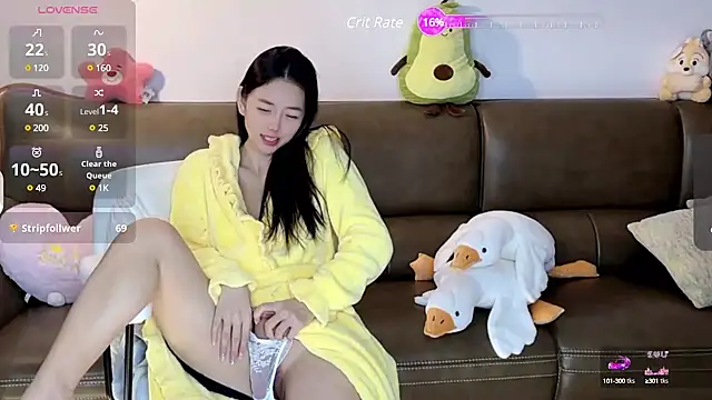 Snapshot of Yilin1999 chatting on December 14, 2024, 8:18 pm Yilin1999 online show from December 14, 2024, 8:18 pm