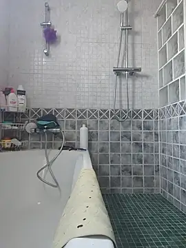 mirrowhot online show from February 18, 2025, 1:44 pm