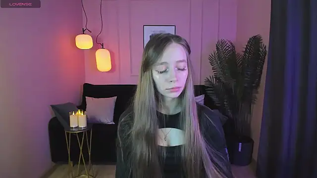 Snapshot of OliviaGentle chatting on January 2, 2025, 4:02 pm OliviaGentle online show from January 2, 2025, 4:02 pm