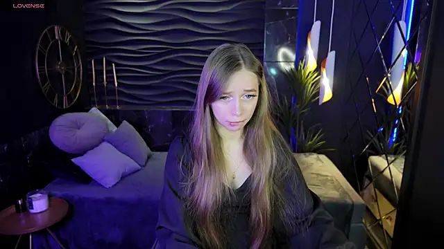 Snapshot of OliviaGentle chatting on January 13, 2025, 2:39 am OliviaGentle online show from January 13, 2025, 2:39 am