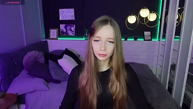 Snapshot of OliviaGentle chatting on February 3, 2025, 10:11 pm OliviaGentle online show from February 3, 2025, 10:11 pm