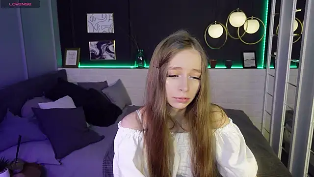 Snapshot of OliviaGentle chatting on February 7, 2025, 10:52 pm OliviaGentle online show from February 7, 2025, 10:52 pm