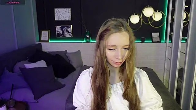 Snapshot of OliviaGentle chatting on February 8, 2025, 5:18 am OliviaGentle online show from February 8, 2025, 5:18 am