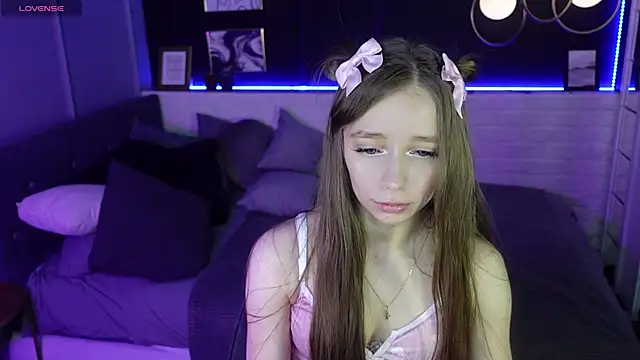 Snapshot of OliviaGentle chatting on February 17, 2025, 7:53 pm OliviaGentle online show from February 17, 2025, 7:53 pm