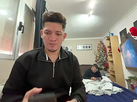 Snapshot of Chicos_defiesta chatting on January 4, 2025, 9:41 pm Chicos defiesta online show from January 4, 2025, 9:41 pm