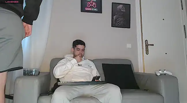 Snapshot of Chicos_defiesta chatting on January 21, 2025, 4:58 pm Chicos defiesta online show from January 21, 2025, 4:58 pm