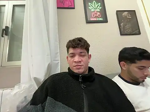 Snapshot of Chicos_defiesta chatting on January 31, 2025, 11:24 pm Chicos defiesta online show from January 31, 2025, 11:24 pm