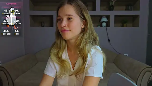 LinaCristonsen online show from October 26, 2025, 3:29 pm