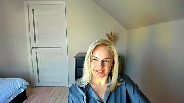 Alicee Gracee online show from February 19, 2025, 10:12 am