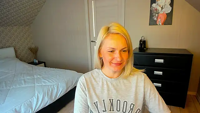 Alicee Gracee online show from November 26, 2025, 10:16 am