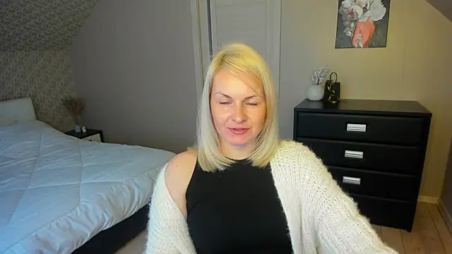 Alicee Gracee online show from November 28, 2025, 7:33 am