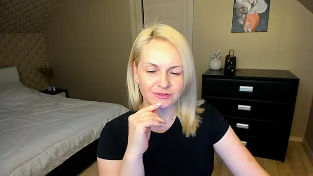 Alicee Gracee online show from November 30, 2025, 7:18 pm