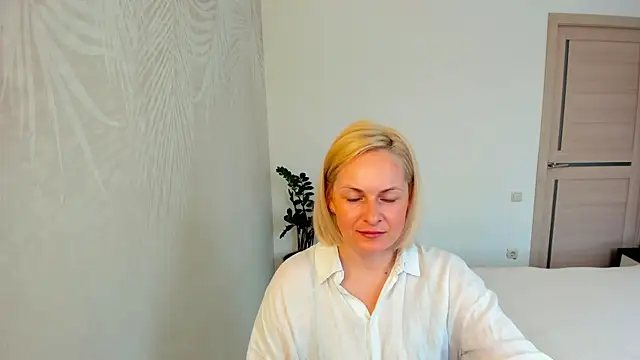 Alicee Gracee online show from April 22, 2026, 8:28 am