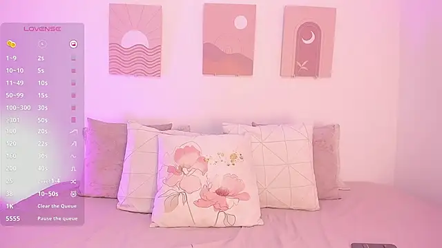 Snapshot of Mia_Heartt chatting on February 17, 2025, 6:48 pm Mia Heartt online show from February 17, 2025, 6:48 pm