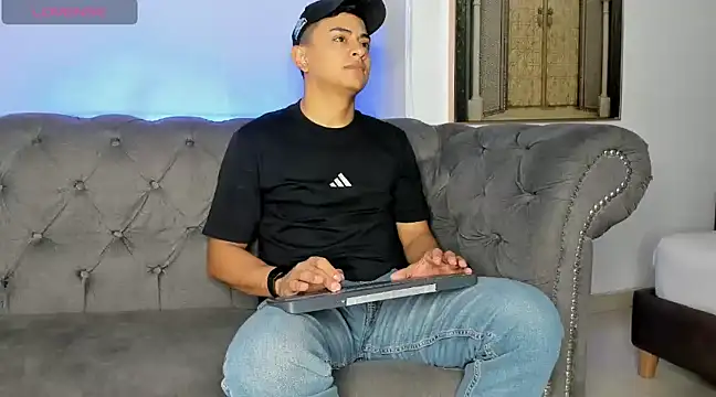 Lucii fer  online show from February 17, 2025, 11:44 am