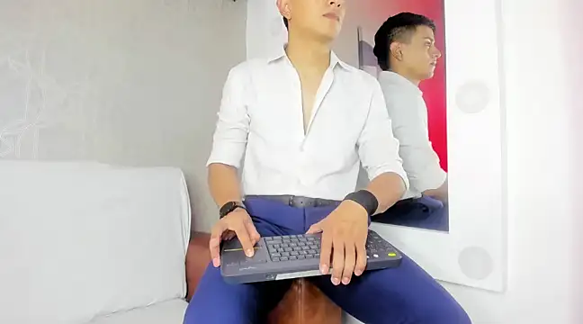 Lucii fer  online show from February 18, 2025, 11:11 am