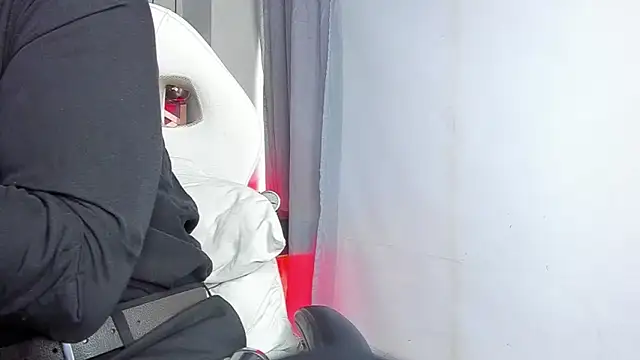 Lucii fer  online show from March 11, 2026, 12:11 pm