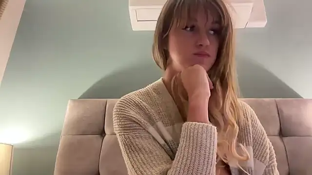 LustfulLuna  online show from January 3, 2025, 8:43 pm