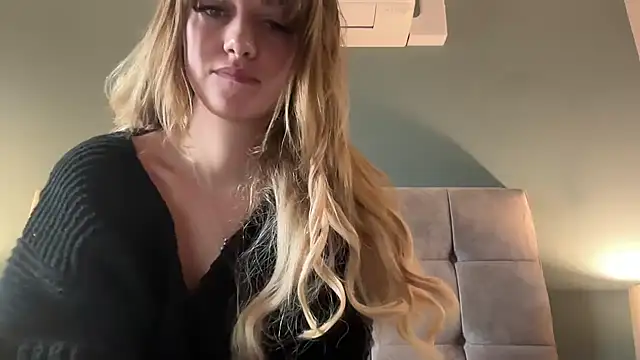 LustfulLuna  online show from February 8, 2025, 12:28 pm