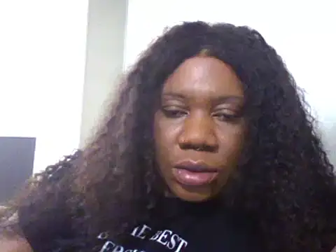 Snapshot of bonbonaumiel chatting on December 5, 2024, 11:18 pm bonbonaumiel online show from December 5, 2024, 11:18 pm