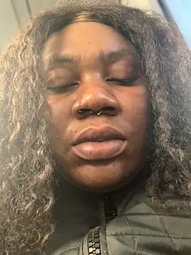 Snapshot of bonbonaumiel chatting on December 21, 2024, 7:13 am bonbonaumiel online show from December 21, 2024, 7:13 am