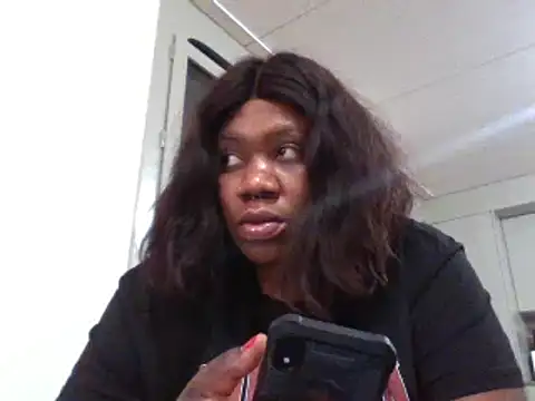 Snapshot of bonbonaumiel chatting on December 27, 2024, 4:21 pm bonbonaumiel online show from December 27, 2024, 4:21 pm