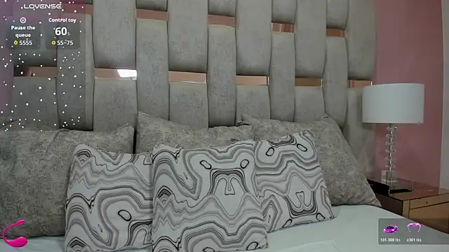 nicole fisherr online show from November 16, 2025, 5:13 am