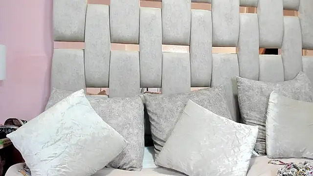 nicole fisherr online show from January 18, 2026, 4:38 am