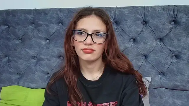 LARICSABLUE online show from February 3, 2026, 7:13 am