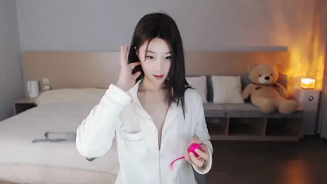 Lucky-baby online show from March 3, 2025, 4:46 pm