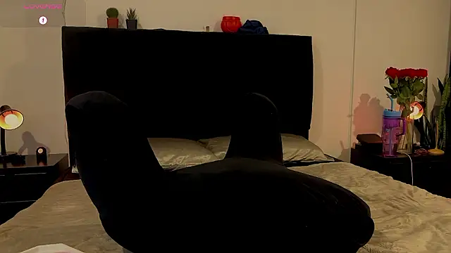 whitesemma online show from March 5, 2026, 1:23 am