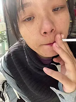 Snapshot of Bella0815 chatting on December 23, 2024, 2:45 am Bella0815 online show from December 23, 2024, 2:45 am