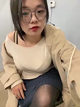 Snapshot of Bella0815 chatting on February 17, 2025, 7:58 am Bella0815 online show from February 17, 2025, 7:58 am