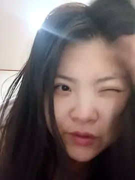 hello098712 online show from February 10, 2025, 8:31 pm