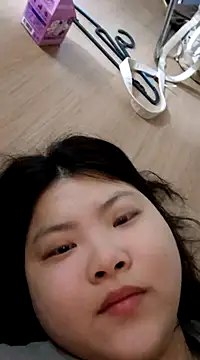 hello098712 online show from March 8, 2025, 8:11 am