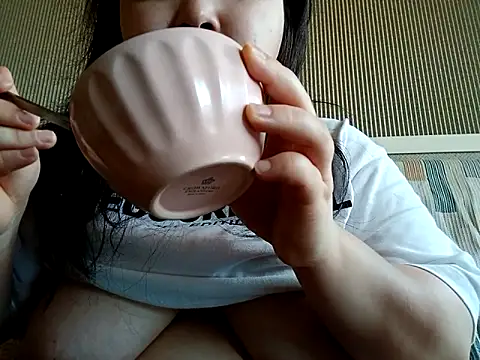 hello098712 online show from March 17, 2025, 1:03 am