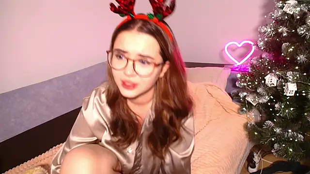 Snapshot of CutiePie3 chatting on December 25, 2024, 10:59 pm CutiePie3 online show from December 25, 2024, 10:59 pm