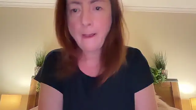 Snapshot of LouiseTswing chatting on December 10, 2024, 2:06 pm LouiseTswing online show from December 10, 2024, 2:06 pm