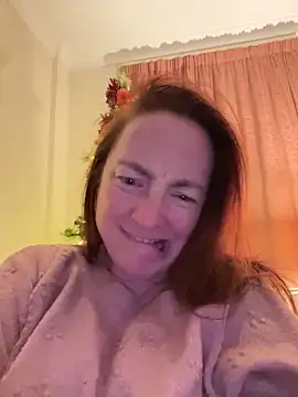 Snapshot of LouiseTswing chatting on December 30, 2024, 8:25 pm LouiseTswing online show from December 30, 2024, 8:25 pm